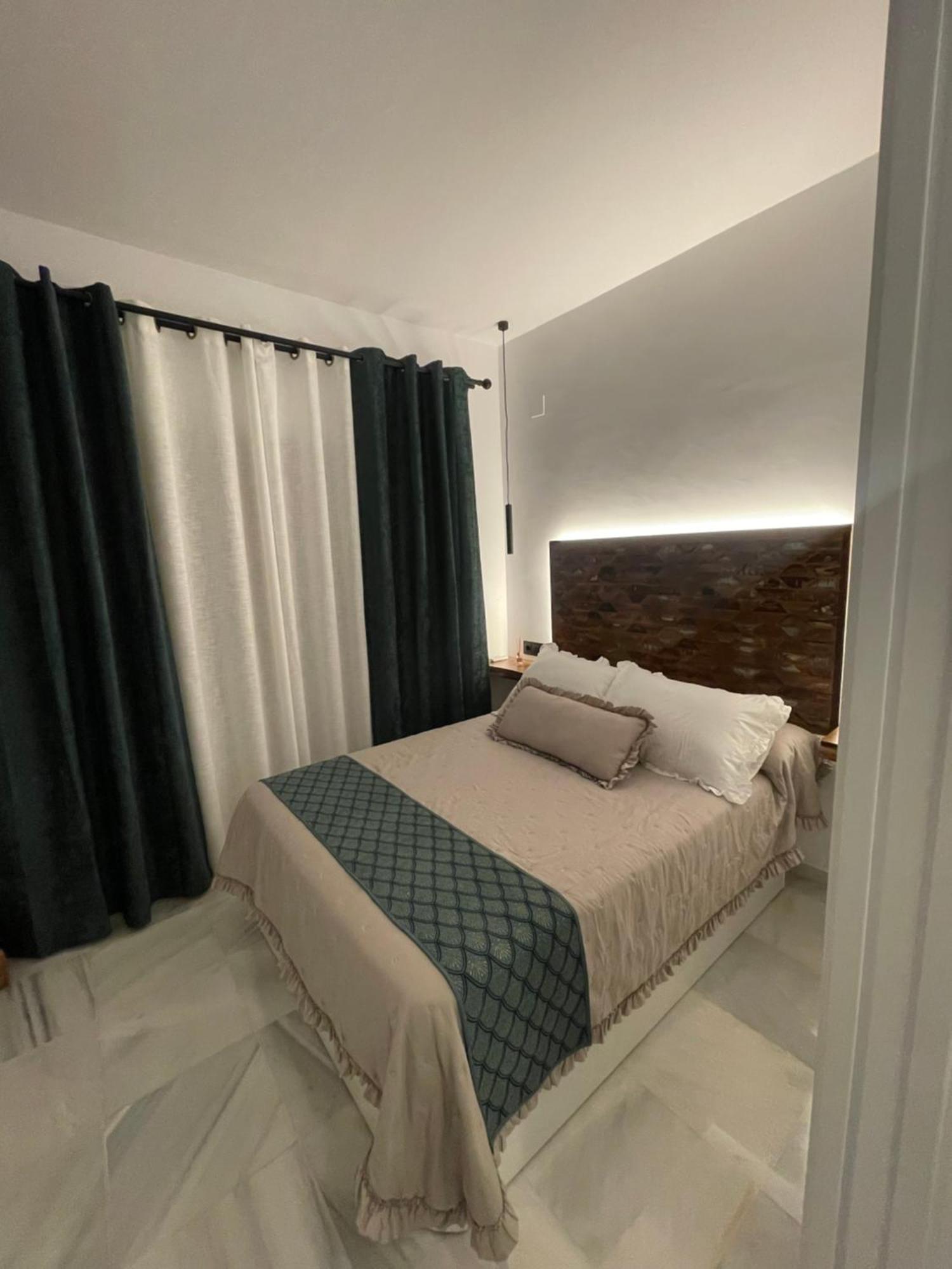 Wish Suite Ponce De Leon Севилья Экстерьер фото